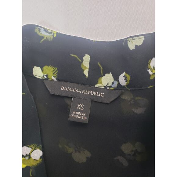 Banana Republic Black Floral Ruffle Faux Wrap Top sz XS Boho Whimsical Fairy - Picture 3 of 10